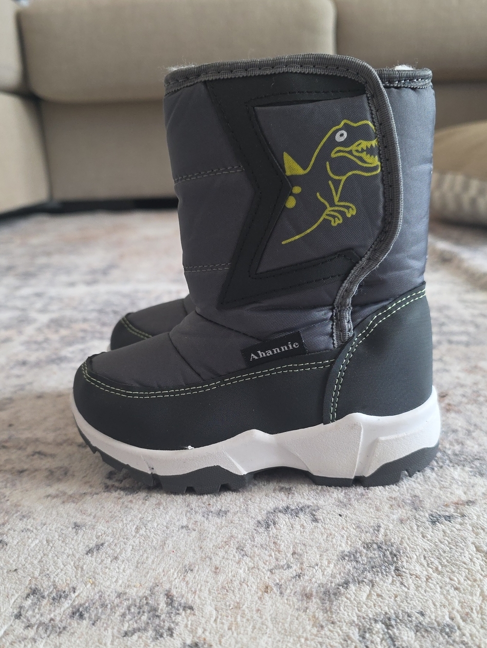 Ahannie Kids' Gray Snow Boots with Lime Dinosaur Accent